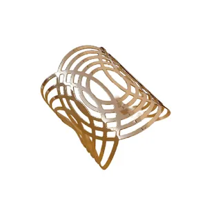 Eleganter, breiter, goldener Metall-Manschettenarmreif mit geometrischem Cut-out-Design für Damen