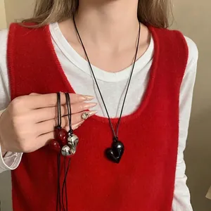 Retro Unregelmäßige Herz Anhänger Halskette Für Damen Minimalistische Legierung Verstellbare Lederschnur Lange Pulloverkette Mode Schmuck