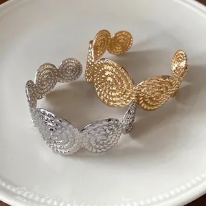 Elegant gold and silver textured pleated open bangles set for women's fashion jewelry