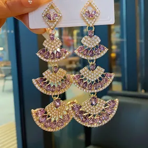 Orecchini a nappa vintage a forma di ventaglio con pietre viola e strass chiari