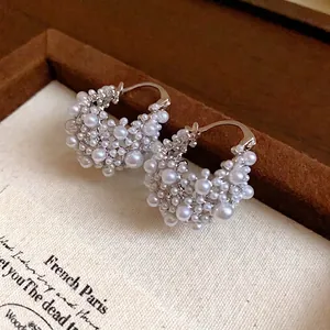 Créoles élégantes plaquées or 14 carats avec perles blanches, style français chic