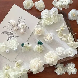 Orecchini a Bottone con Fiori in Rete e Perle Artificiali con Perno in Argento Sterling 925 Orecchini Pendenti per Donna Gioielli
