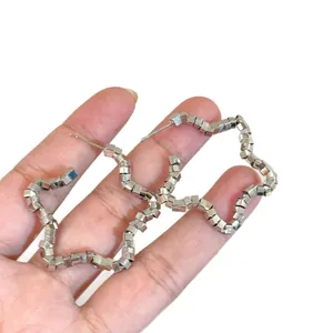 Boucles d'oreilles étoile minimalistes en petites perles de métal carrées pour femmes