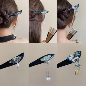 New Chinese Style Butterfly Wooden Hair Stick Vintage Elegant Hanfu Headpiece Flower Tassel Hairpin For Women Jewelry Accessory