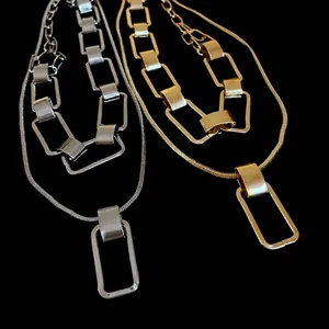Collane moderne con maglie rettangolari geometriche in eleganti finiture oro e argento