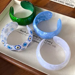 Exaggerated Acrylic Iridescent Round Open Bangle Fashion Minimalist Personalized Bracelet Light Luxury Jewelry For Women