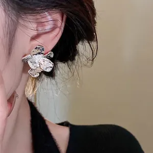 Minimalist S925 Sterling Silver Post Pleated Flower Stud Earrings Exaggerated Fashion Temperament Metal Silver Jewelry For Women
