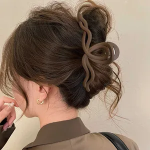 Molletta per Capelli Maillard Smerigliata a Onda Clip a Squalo Grande in Acrilico per Donna Stile Pendolare Marrone Caffè