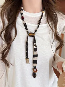 Collana sciarpa in tessuto con perline stile etnico retrò con motivi vintage unici per donna