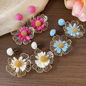 Handgemachte Raffia Blume Ohrstecker Für Damen Hohle Metall Florale Hängeohrringe Mit 925 Sterlingsilber Ohrstecker-Stift Urlaubs Schmuck