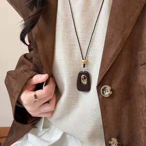 Vintage Resin Oval Pendant Necklace For Women Natural Tiger Eye Stone Geometric Clavicle Chain Fashion Jewelry Accessory Gift