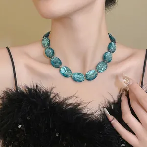 Vintage Oval Resin Necklace For Women High-End Simple Resin Alloy Clavicle Chain Emerald Green Marble Texture Resort Style Jewelry
