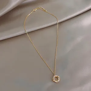 Luxus Legierung Ineinandergreifende Doppelring Anhänger Halskette Gold Plattiert Strass Eingelegt Schlüsselbeinkette Für Damen Mode Schmuck