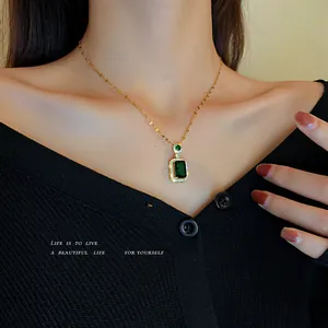 Vintage Emerald Green Square Pendant Necklace Gold Plated Alloy Rhinestone Clavicle Chain For Women Fashion Jewelry
