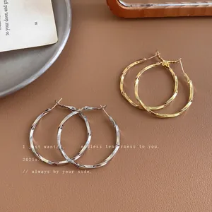 Fashion Simple C-Shape Twisted Hoop Earrings For Women Gold Silver Plated Geometric Metal Hoop Earrings With 925 Silver Needle