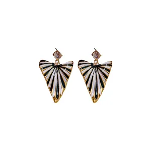Boucles d'oreilles triangulaires émaillées à rayures avec zircone et clous en argent