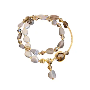 Elegante pulsera de perlas multicapa de lujo francés con piedras grises y cristales