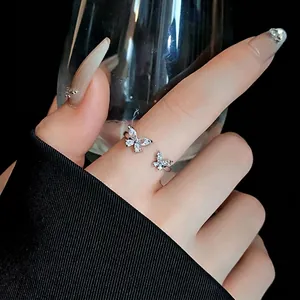 Anello Aperto a Farfalla in Zirconia alla Moda per Donna Elegante Anello da Dito Regolabile Placcato Argento Rame Gioielli