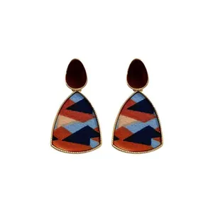 Eleganti orecchini pendenti geometrici vintage con motivo multicolore e metallo oro