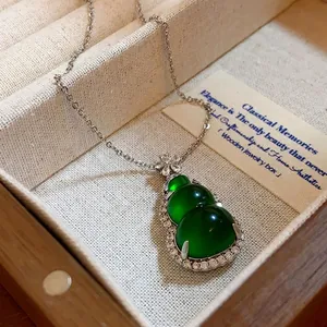 New Chinese Style Green Resin Gourd Pendant Necklace Rhinestone Inlaid Elegant Clavicle Chain Fashion Jewelry For Women