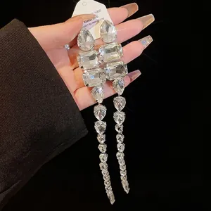 Orecchini a Pendente con Nappa Lunga Esagerati Europei Americani Tono Argento Strass Gioielli Geometrici a Goccia d'Acqua per Donna Matrimonio Festa
