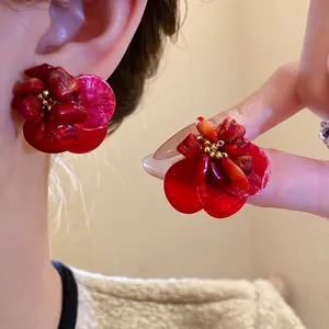 Eleganti orecchini vintage a fiore in conchiglia rossa con occhio di tigre e ago in argento