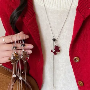 Vintage Flocking Pony Pendant Necklace Long Sweater Chain Artificial Pearl Rhinestone Inlaid Fashion Winter Jewelry For Women