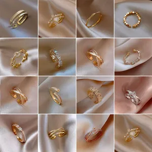 Elegante collezione di anelli aperti geometrici in zircone per donna in varie finiture