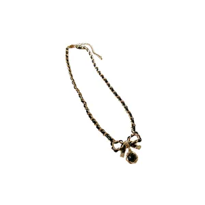 Collier vintage en chaîne de similicuir avec pendentif nœud et perle pour femme