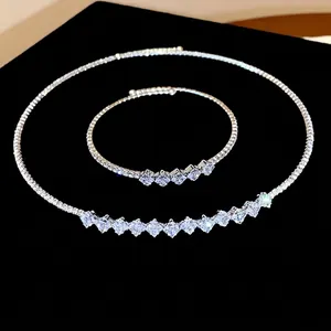 Elegante set di gioielli in zirconi scintillanti con collana choker e bracciale
