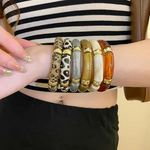 Exaggerated acrylic leopard print beaded bracelets set for women fashion
