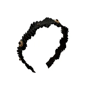Cerchietto nero plissettato vintage francese con decorazioni in cristallo barocco