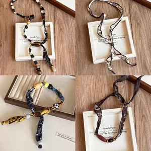 Korean Style Fabric Paisley Scarf Necklace For Women Vintage Ethnic Design Wooden Bead Pendant Clavicle Chain Jewelry Accessory