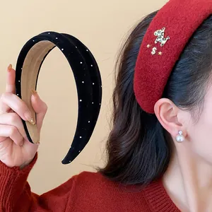 Rote und schwarze beflockte Polka Dot Haarbänder mit Pferdehänger und Sternen für Damen