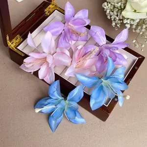 Pinces à cheveux marguerite de lys de style printemps en couleurs violet rose et bleu
