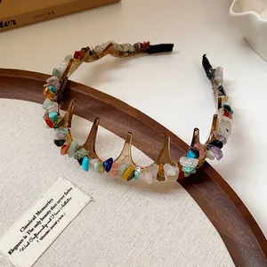 Detailed view of a retro acrylic headband featuring colorful irregular crushed stones