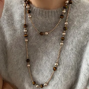 Elegante Vintage-Kette mit Kunstperlen und Tigerauge für lange Pullover für Damen.