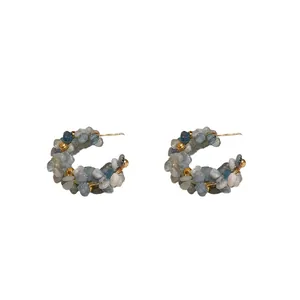 Orecchini a cerchio a C in argento S925 decorati con scaglie di pietre naturali blu