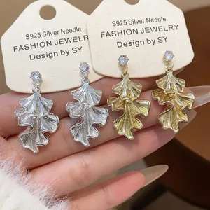 Luxury Alloy Crinkled Leaf Stud Earrings With 925 Sterling Silver Earring Post Rhinestone Embellished Niche Design Jewelry For Women