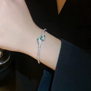 Lujo Cobre Serpiente Forma Brazalete Abierto Para Mujeres Incrustado Circonia Strass Ajustable Plateado Elegante Joyería Animal Regalo