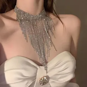 Luxus Kupfer Strass Mehrlagige Quaste Geometrische Halskette Für Damen Funkelnde V-Förmige Lange Pulloverkette Statement Schmuck
