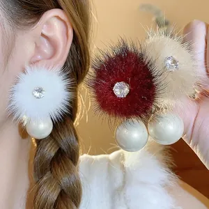 Orecchini eleganti in peluche con perle e zirconi per la moda autunno e inverno chic