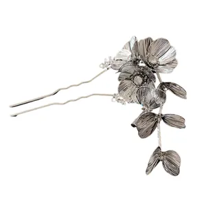 Elegant silver metal flower hair fork with sparkling rhinestones for women