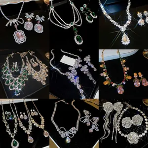 Ensemble de Bijoux de Luxe Français Papillon Zirconia Cuivre Strass Camélia Collier Boucles d'Oreilles Ensemble pour Femme Bijoux de Mode