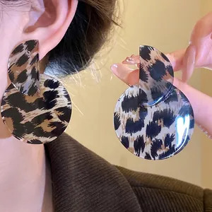 Elegant retro leopard print asymmetric circular drop earrings featuring S925 silver needles