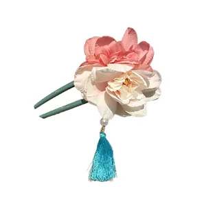 Chinesische Haarnadel in U-Form mit Stoffblumen, Perle und blauer Quaste für elegante Frisuren.