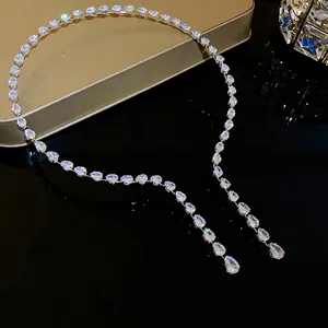 Collier cravate élégant en zircon avec pierres étincelantes en forme de poire pour femmes