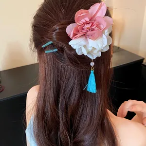 Eleganter chinesischer Haarschmuck mit Stoffblume, Perle und blauer Quaste
