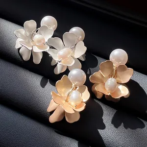 Elegant French vintage freshwater pearl flower earrings in gold and silver finish