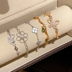 Elegante koreanische Zirkon-Armbänder mit Schmetterling und Kleeblatt für Damen